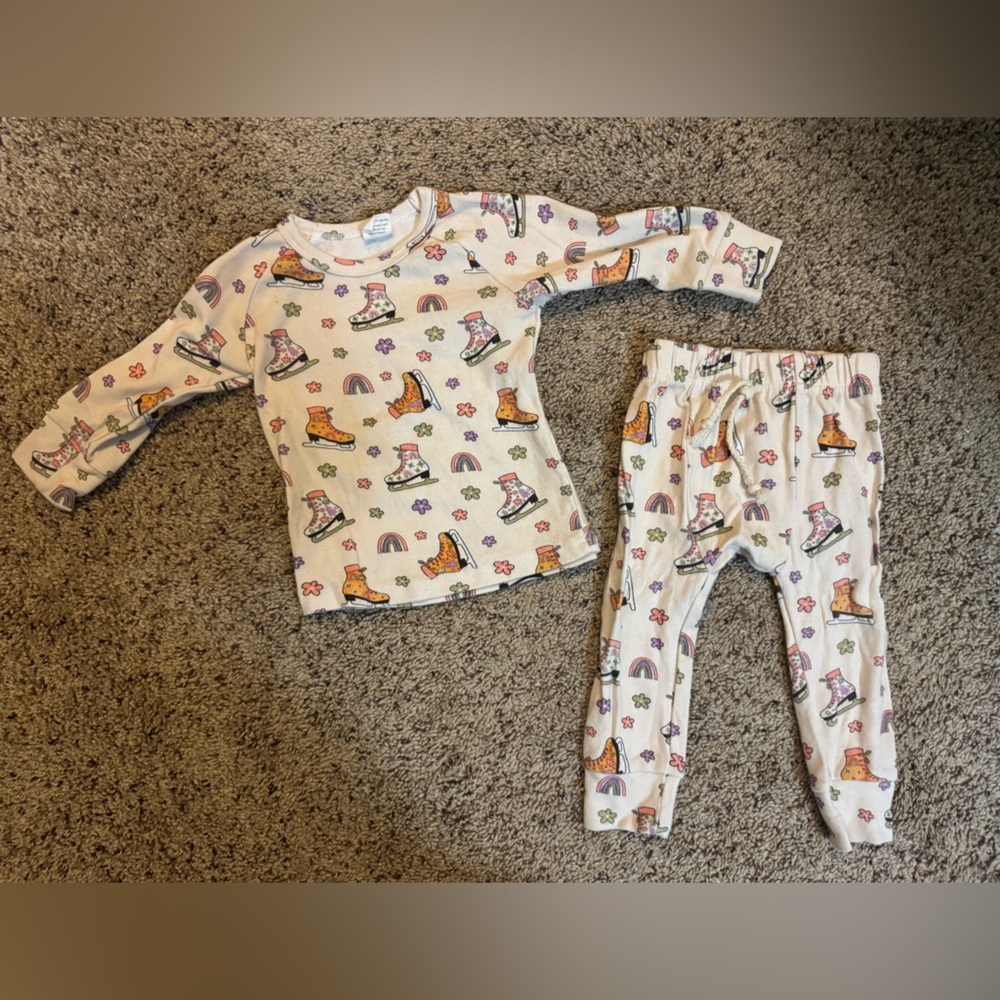 Little One Shop Lucky Skates Loungewear Set